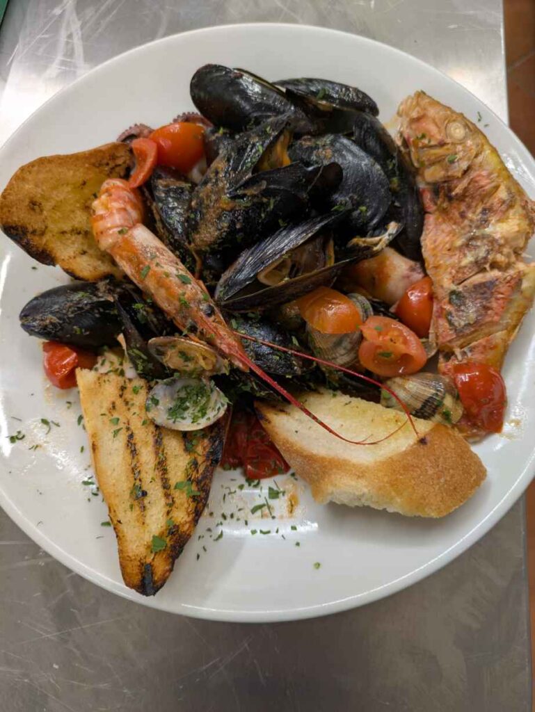Ristorante sardo con terrazza a Palau