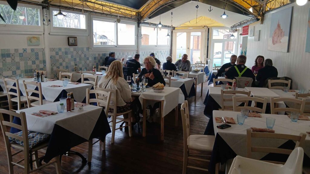 Ristorante sardo con terrazza a Palau